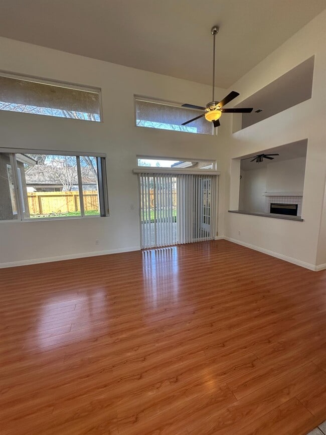 Building Photo - 7351 N Bain Ave