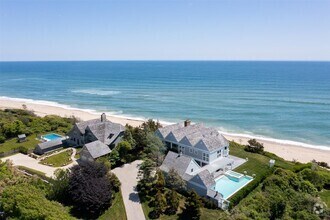 Building Photo - 390 Old Montauk Hwy