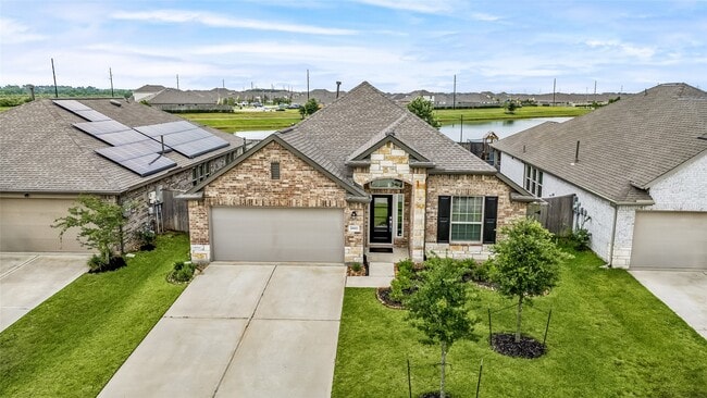 Building Photo - 26611 Daylily Grove St
