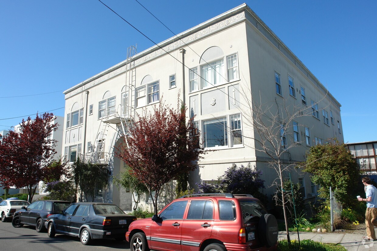 Primary Photo - 1740 Walnut St