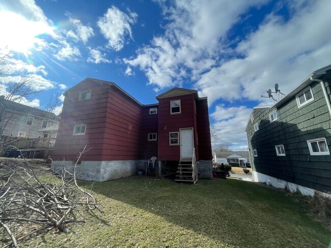 Building Photo - Genesee Park Dr 123/125