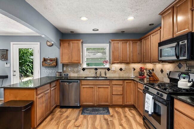 Foto del edificio - 1034 Nashua St