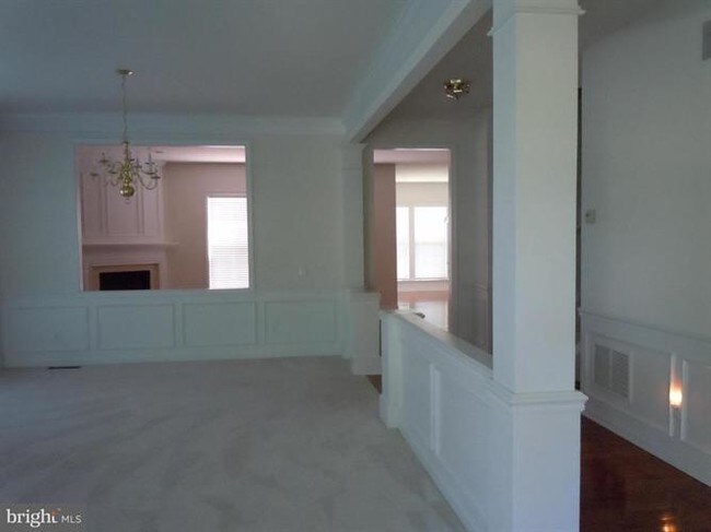Building Photo - 11 Doe Run Ct