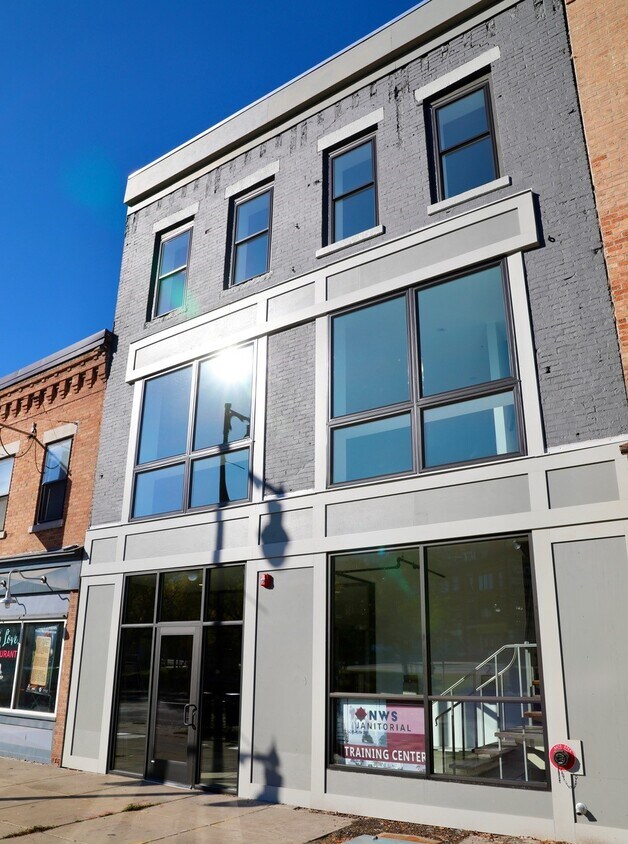 439 N Salina St Unit 2, Syracuse, NY 13203 439 N Salina St Syracuse