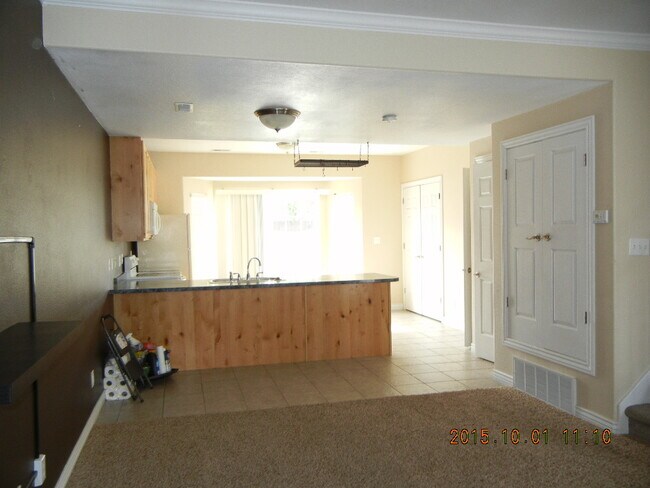 Building Photo - 336 E 950 S