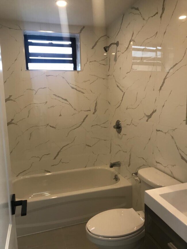 Bathroom - 524 Riverdale Ave