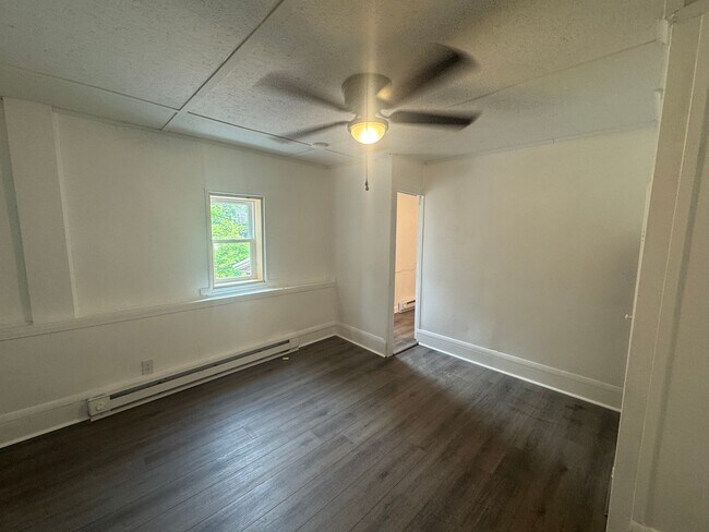 Foto del edificio - 7547-7549 E Lake St