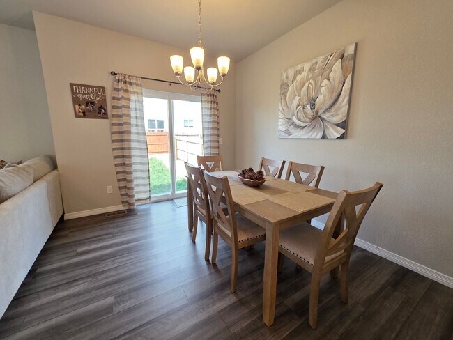 Foto del edificio - Stunning New Home In Lorson Ranch!!!