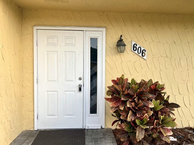 Foto del edificio - 606 SW 1st St