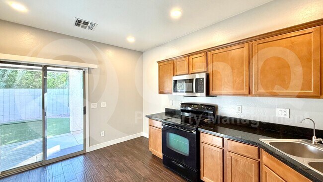 Building Photo - 3057 S Eugene