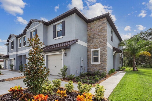 Building Photo - 3 Bedroom Townhome in Wesley Chapel