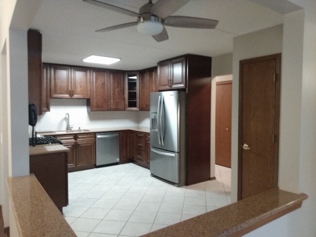 Foto del edificio - 6441 W Warner Ave