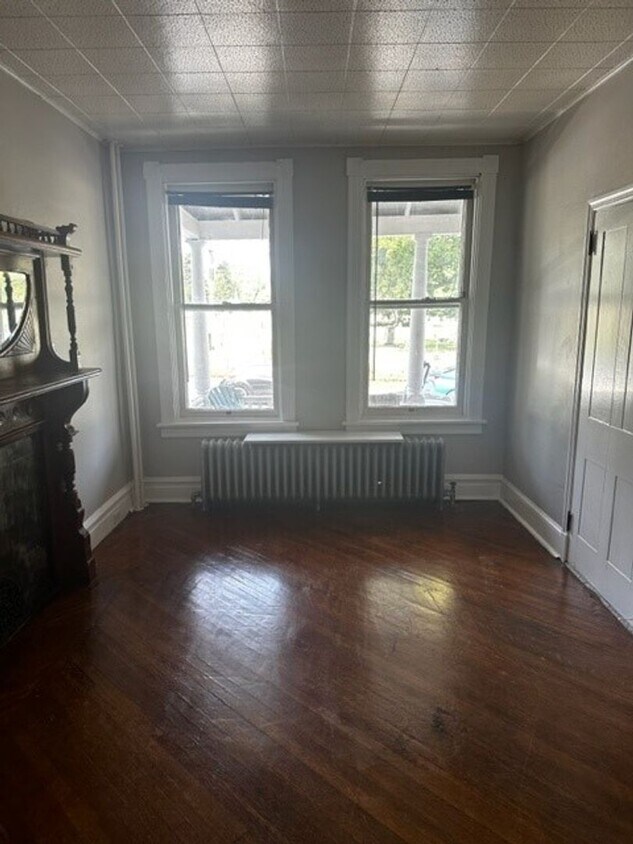 Primary Photo - 328 New Holland Avenue