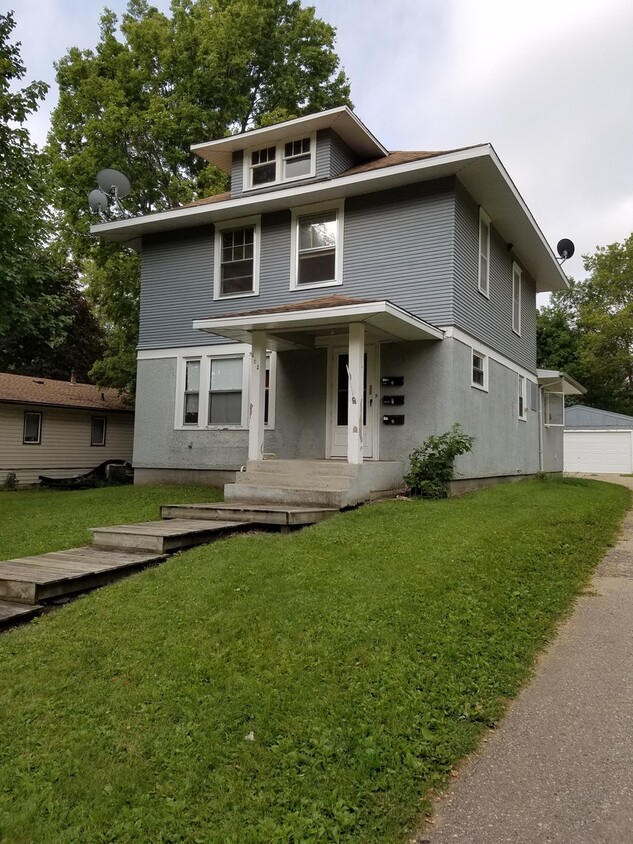 405 12th St NW Unit 1, Willmar, MN 56201 Room for Rent in Willmar