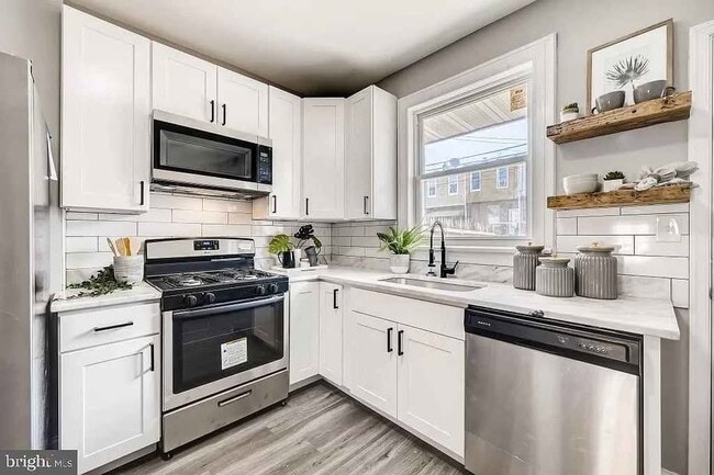 Building Photo - 315 S Newkirk St