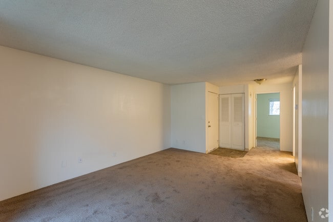 1BR, 1BA - 665 SF - Centennial