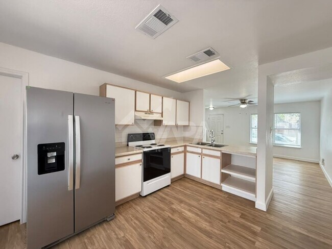 Building Photo - 10135 Ranger Canyon