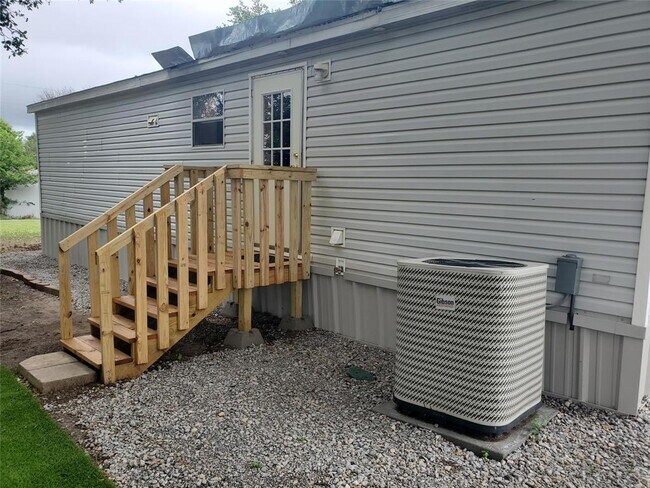 Building Photo - 5206 Pork Chop Dr