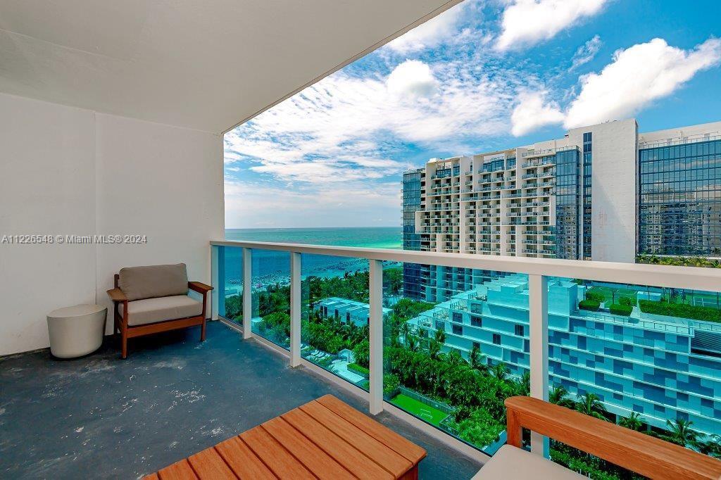 Foto principal - 2301 Collins Ave