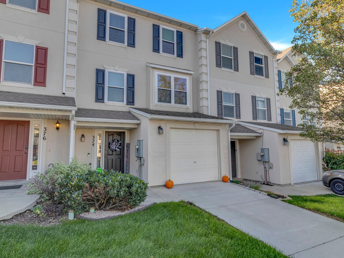 Foto principal - 374 E Braidhill Dr