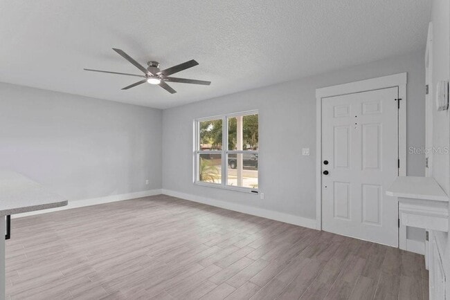 Building Photo - Updated home, 4 bedrooms 2 baths, 1506 s.f.