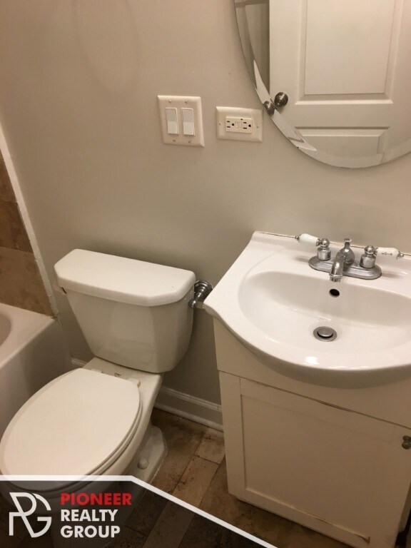 Foto del edificio - 2 Bed in Rogers Park! Great Location!