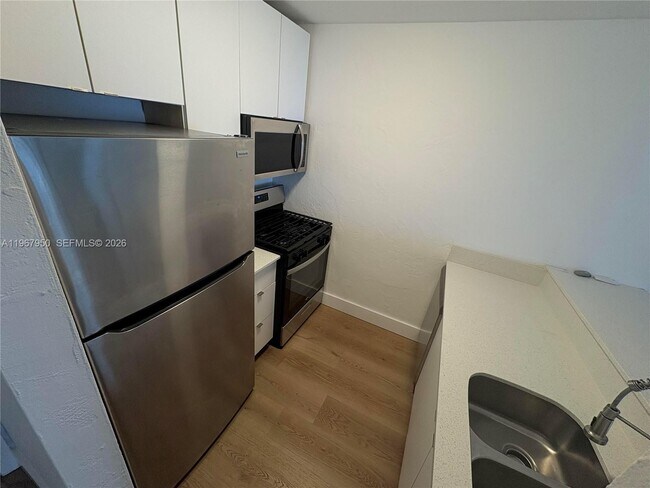 Foto del edificio - 505 NE 30th St