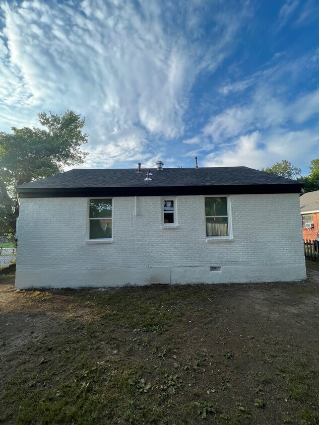 Foto del edificio - 1377 Lyceum Rd