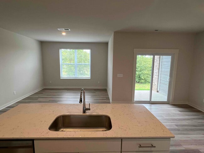 Foto del edificio - 145 Rising Ln