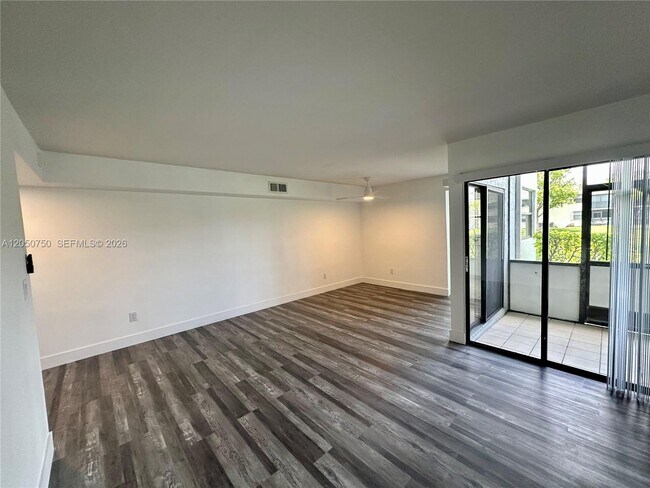 Foto del edificio - 960 N Franklin Ave