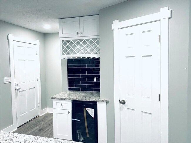 Foto del edificio - 5 br, 3 bath House - 2401 Meadowglen Trail