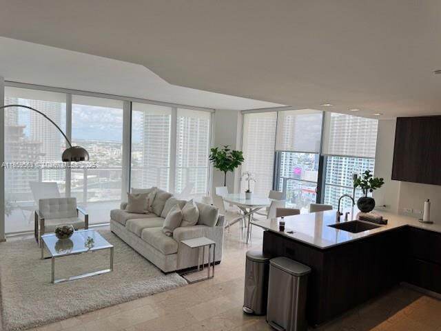 Foto del edificio - 68 SE 6th St