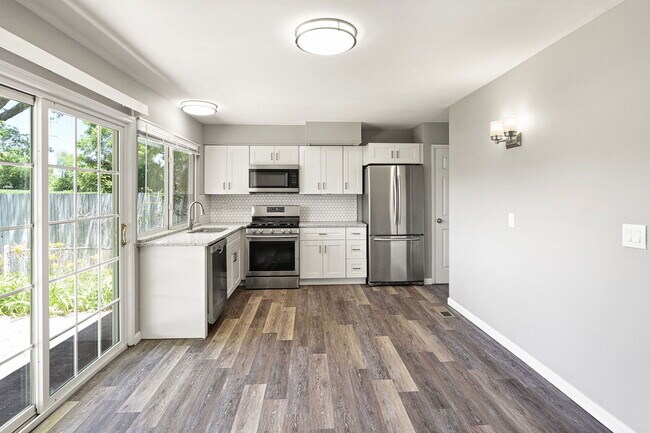 Building Photo - 3483 Norberg Dr