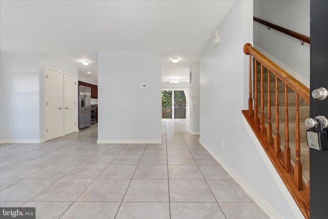 Building Photo - 132A Pineview Ave