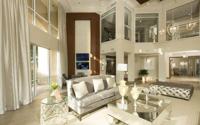 Building Photo - 5773 Woodway Dr