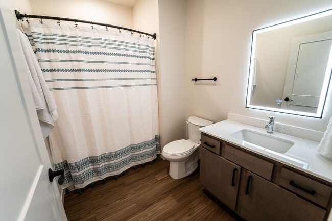 Building Photo - BLOC