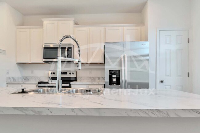 Foto del edificio - 8356 Zenith Cir