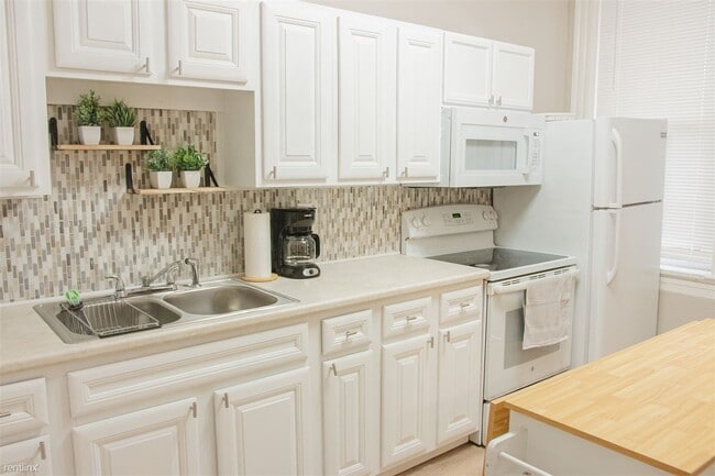 Building Photo - 2 br, 1 bath Duplex - 3247 Oregon Avenue 1...
