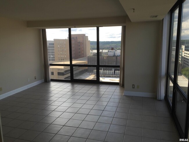 Foto del edificio - 125 SW Jefferson Ave