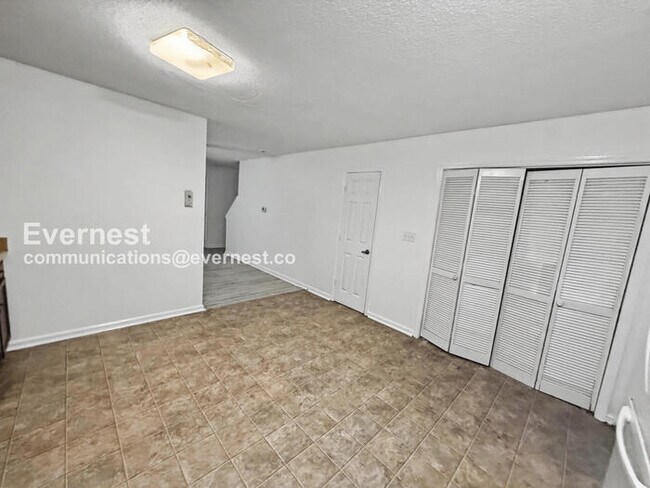 Foto del edificio - 2 Bed/2 Bath Townhome with Fenced Yard / Pet-Friendly / Vouchers Accepted / Available Now!