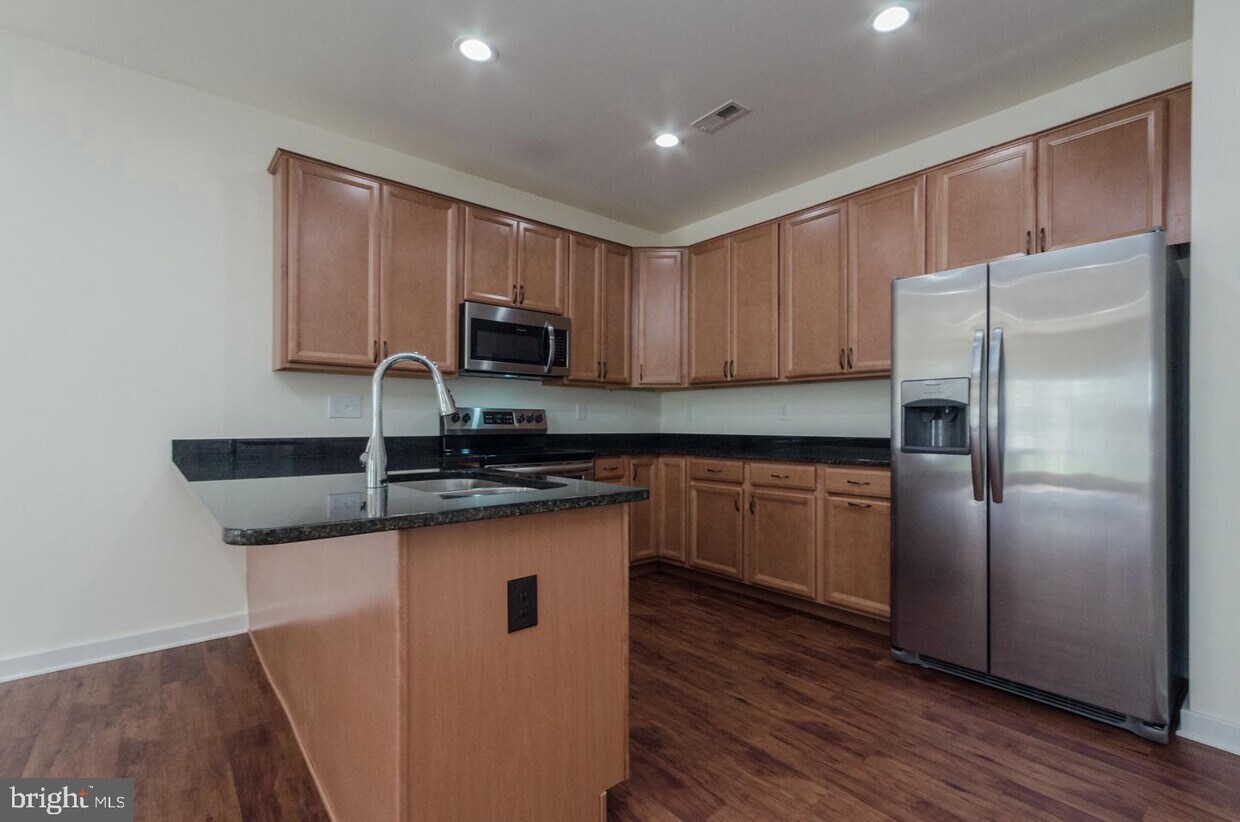 34 Polygon Pl, FALLING WATERS, WV 25419 Townhome Rentals in FALLING