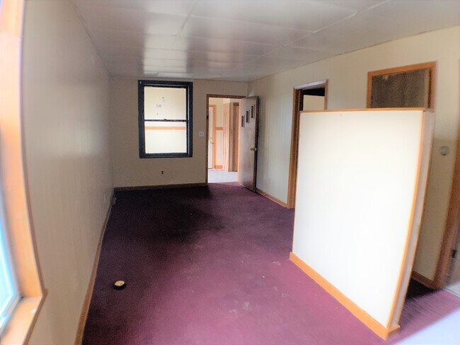 Building Photo - 319 Kennedy Ave