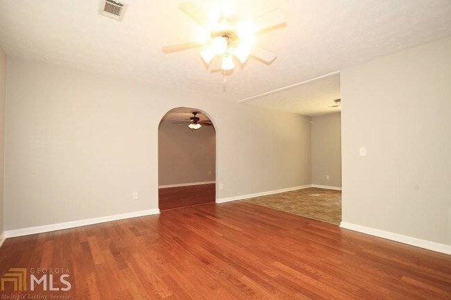 Building Photo - 1421 Foxhall Ln
