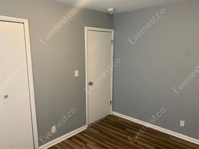Foto del edificio - 737 47th St N