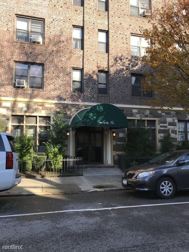 Primary Photo - 185 Marine Ave