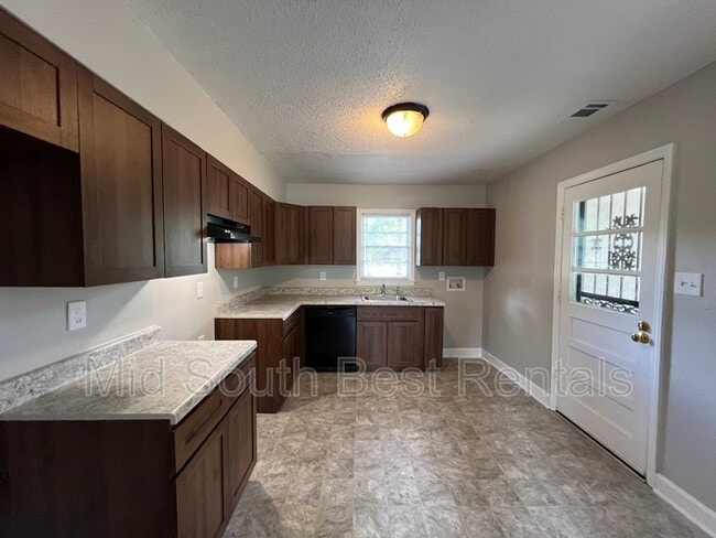 Building Photo - 3496 Gowan Dr