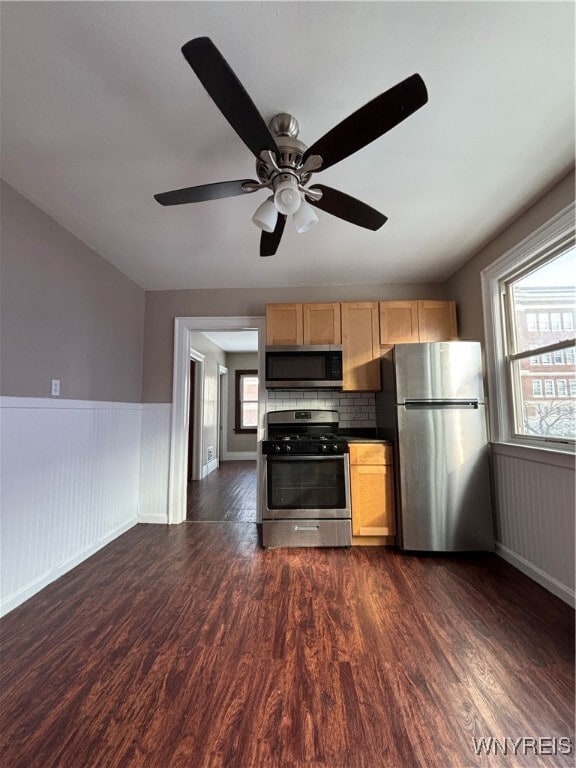 Foto del edificio - 106 Normal Ave