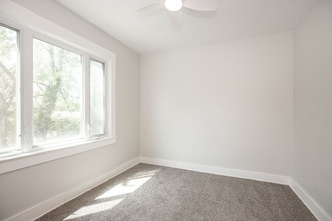 Building Photo - 3408 E 140th St