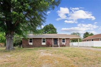 Building Photo - 508 Waterbury Dr