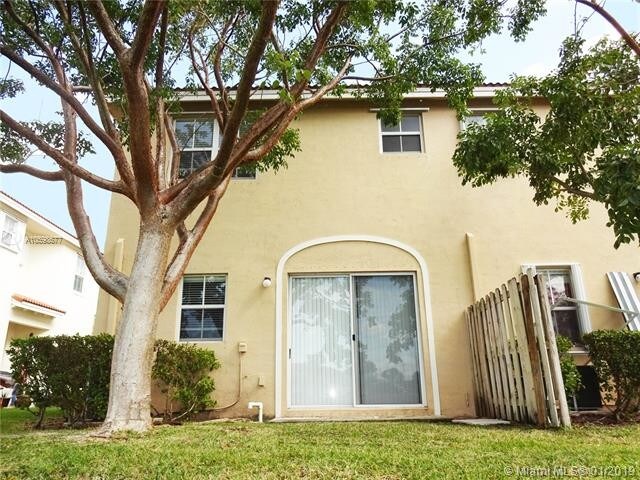 Foto del edificio - 998 NE 30th Ave